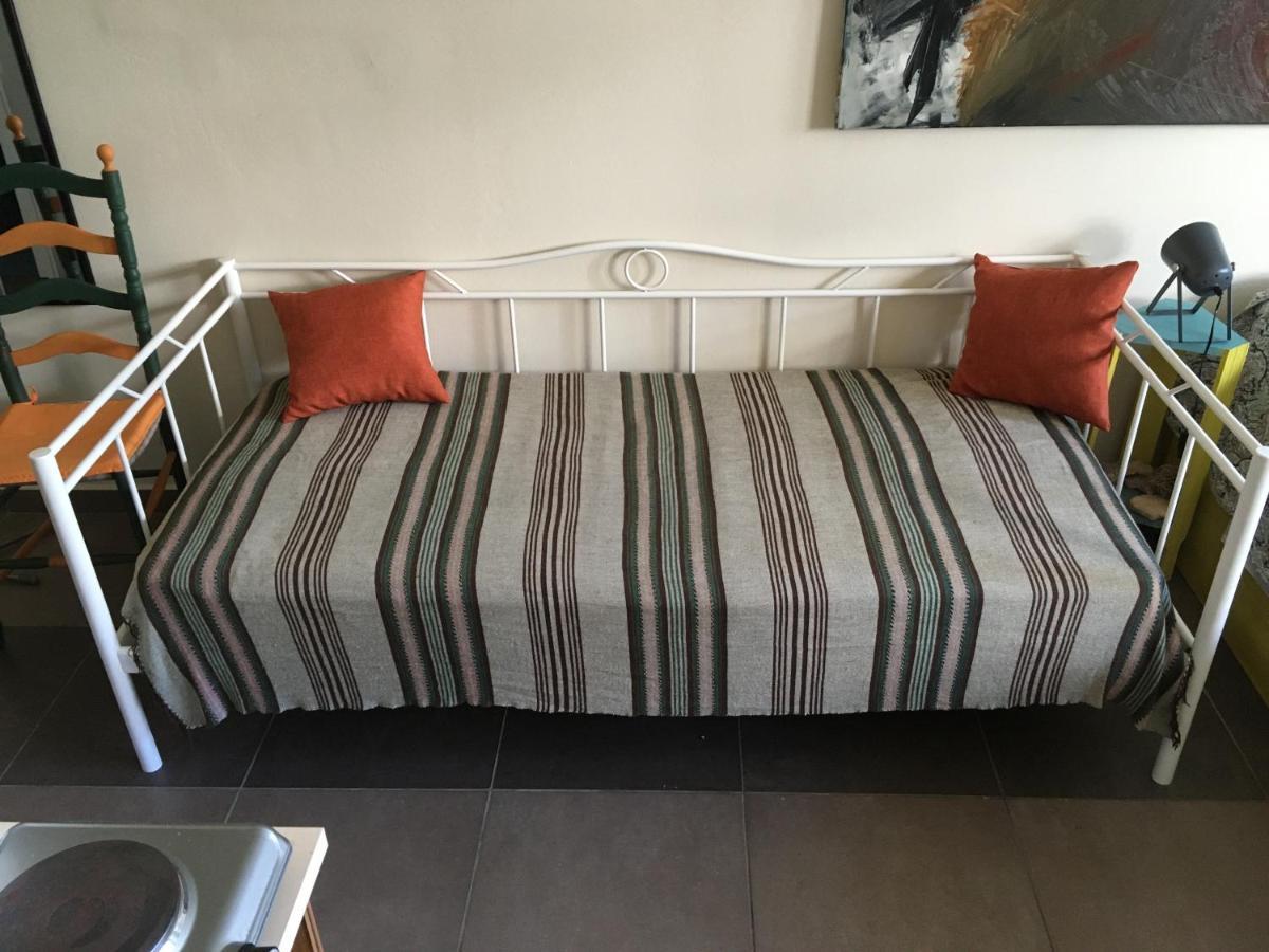 نافبليو Garden Studio Apartment المظهر الخارجي الصورة