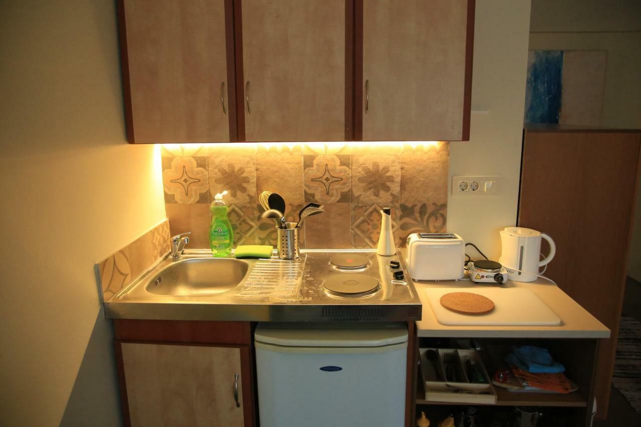 نافبليو Garden Studio Apartment المظهر الخارجي الصورة